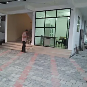 Lodge Metro Mens, Kochi
